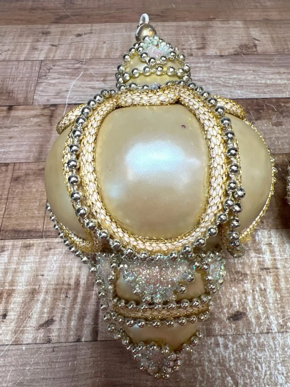 Vtg Pair Of Gold Beaded & Glittered Christmas Ornaments With Elegant Drop Design